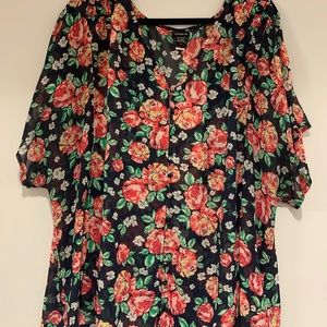 Torrid floral print v-neck button blouse
